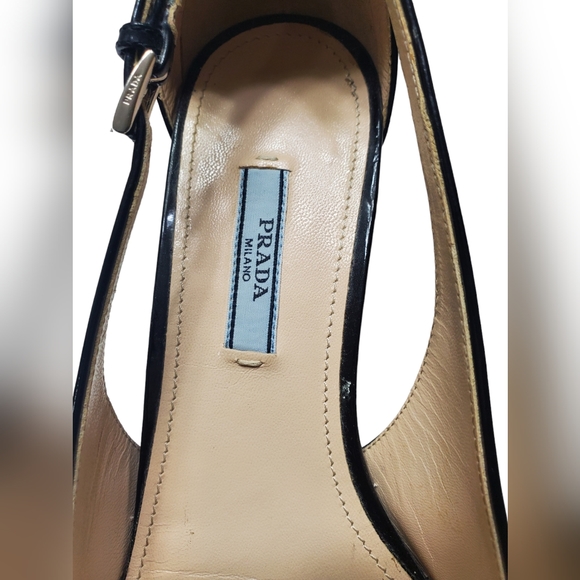PRADA PATENT LEATHER POINTY PUMPS SIZE 38.5 - Picture 10 of 11